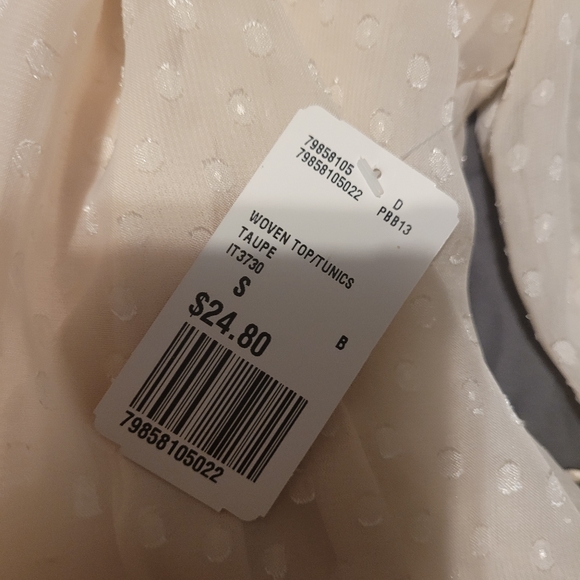 F21 Lace Textured Tunic Cream Colored - Picture 6 of 9